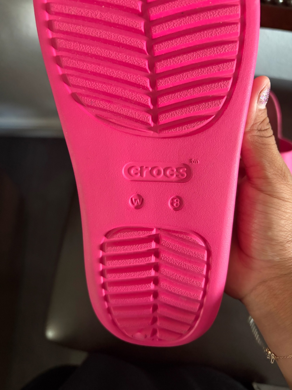 CROCS Women’s Neon Pink Platform Flip Sandals - Picture 4 of 4